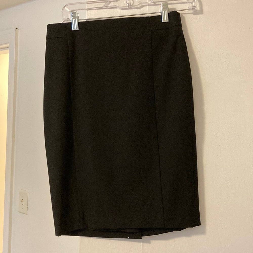 Seamed Pencil Skirt in Seasonless Stretch
